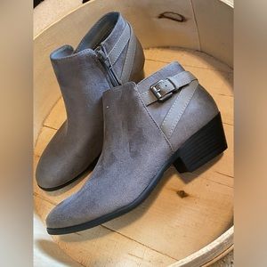 NWOT - Women’s Booties